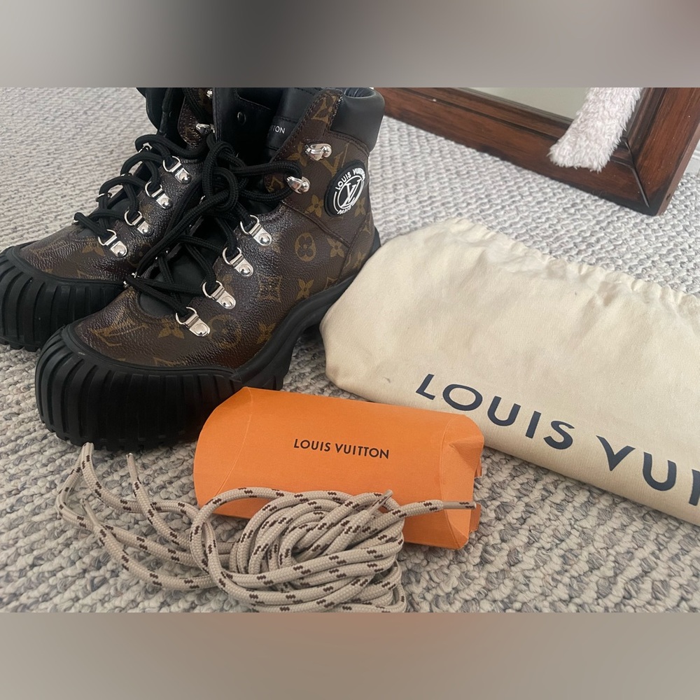 Louis Vuitton Ruby Flat Ranger Boots